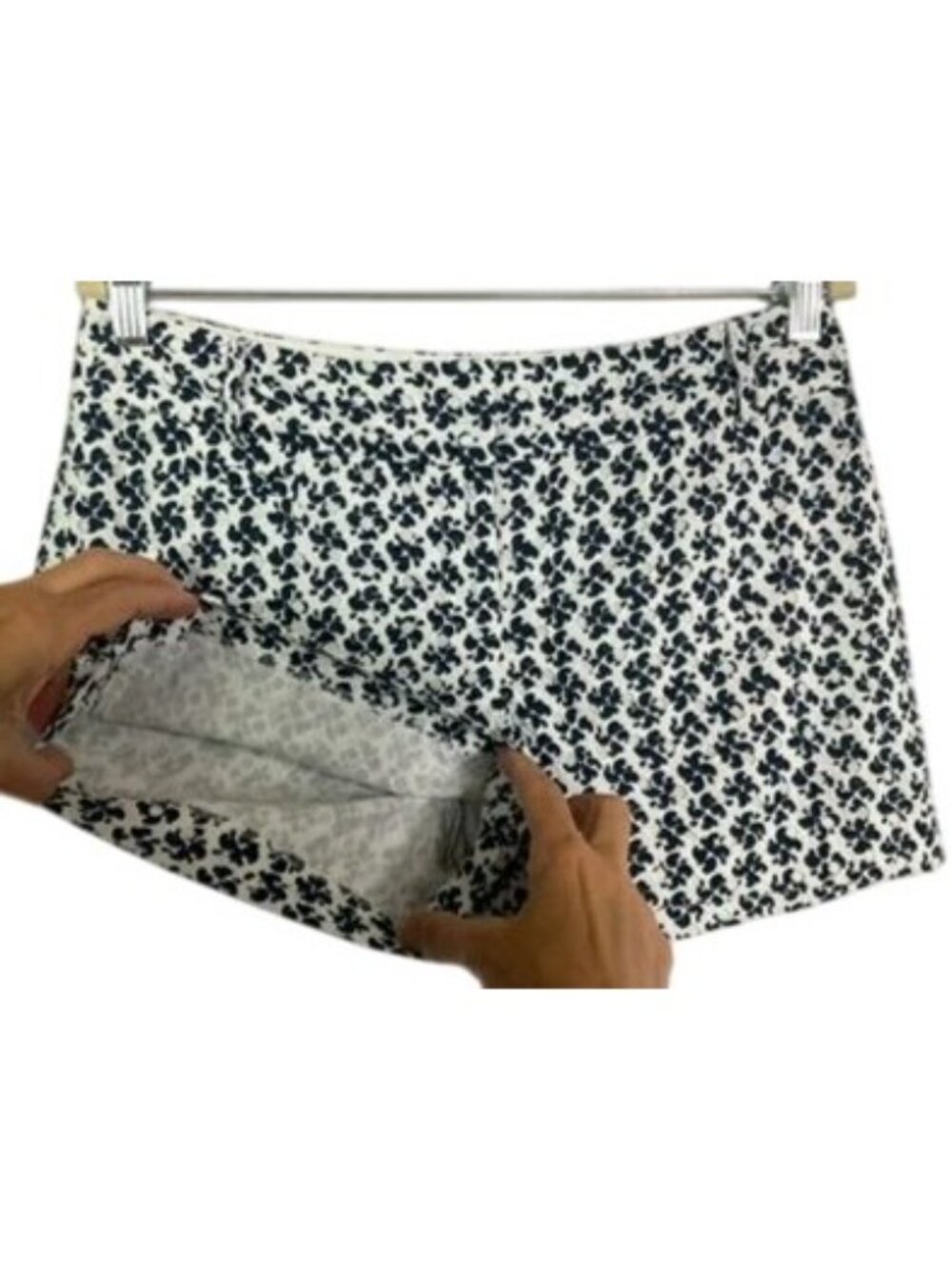 LOFT Riviera Shorts Size 4 Navy White Floral Tile Print Cotton Chino Flat Front - Picture 4 of 11